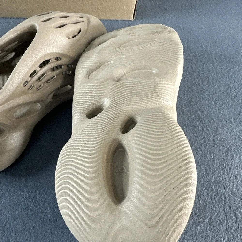 Yeezy Foam Runner 'Clay Taupe' Size 6 Color Tan With Box